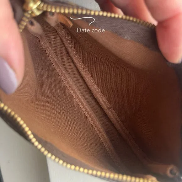 Vintage, Rare Louis Vuitton Monogram Mini Pochette Accessoires, Wristlet - Picture 8 of 8